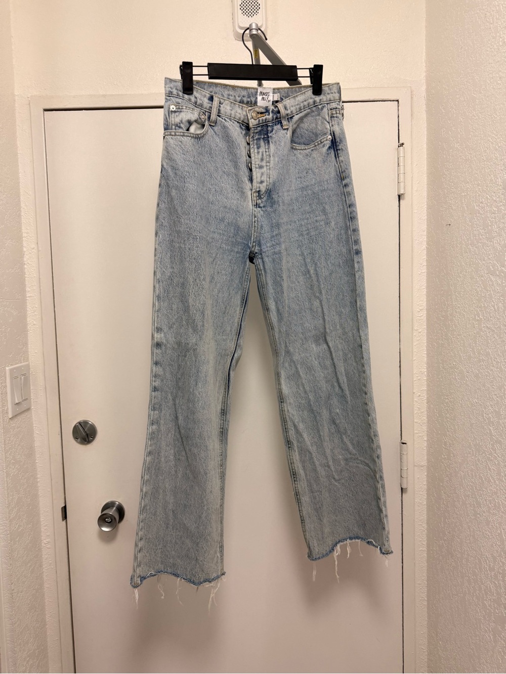 Princess Polly Light Wash Women’s Straight-Leg Jeans